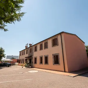 https://hotel-le-corti.emilia-romagnahotels.net